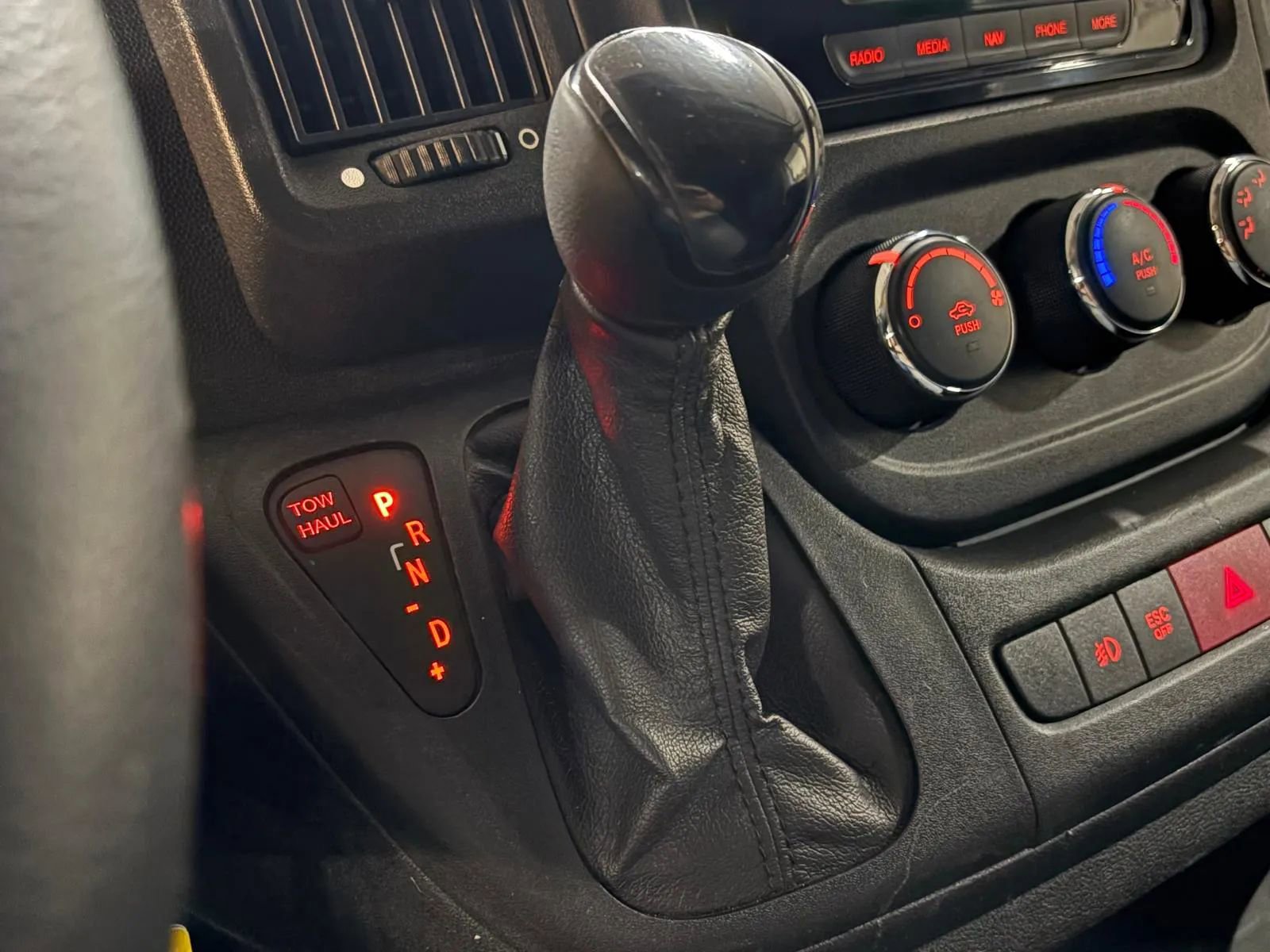 Used 2015 RAM ProMaster 1500 w/ Interior Convenience Group FWD image 32