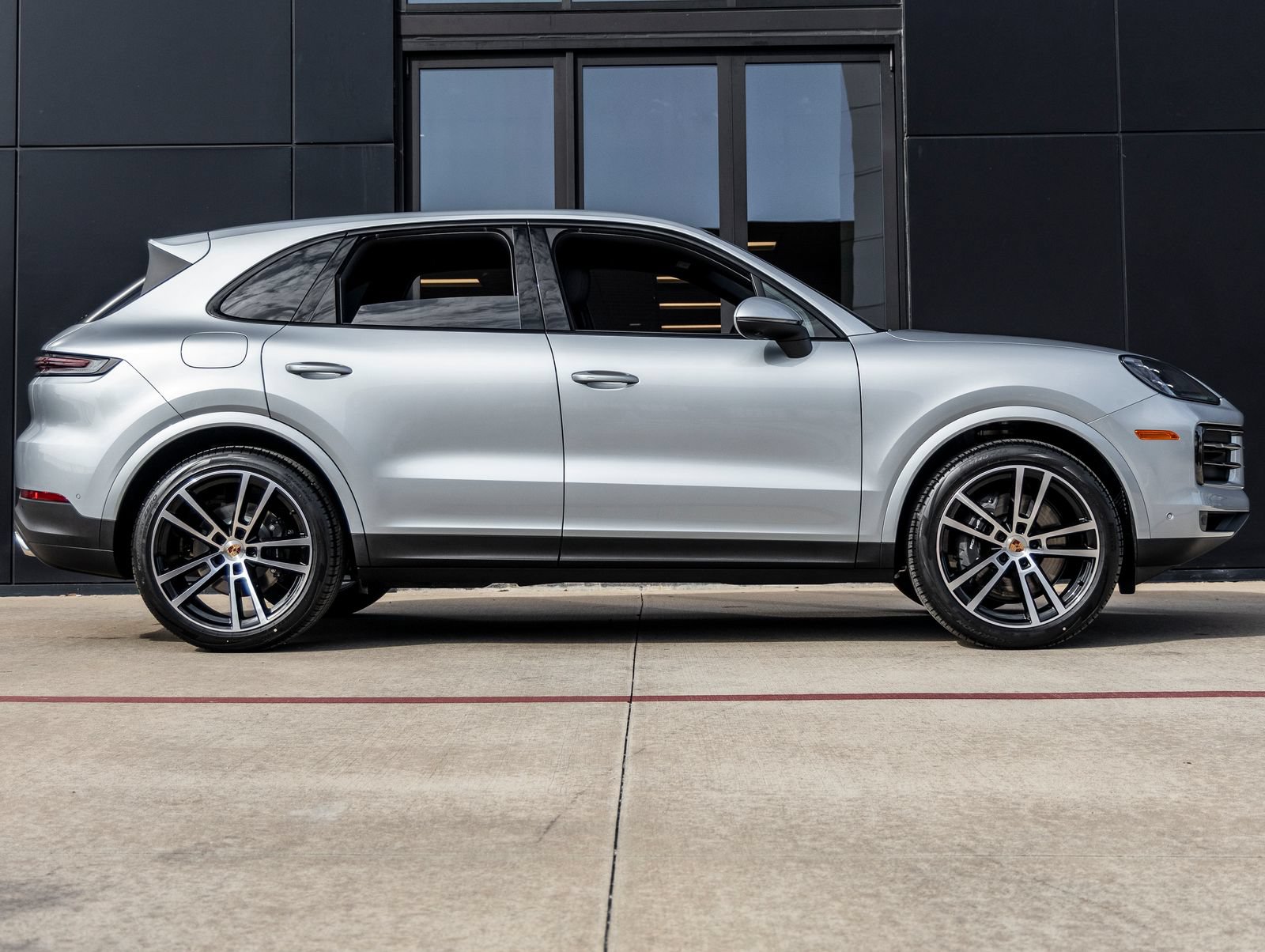 Certified 2026 Porsche Cayenne AWD/4WD image 12