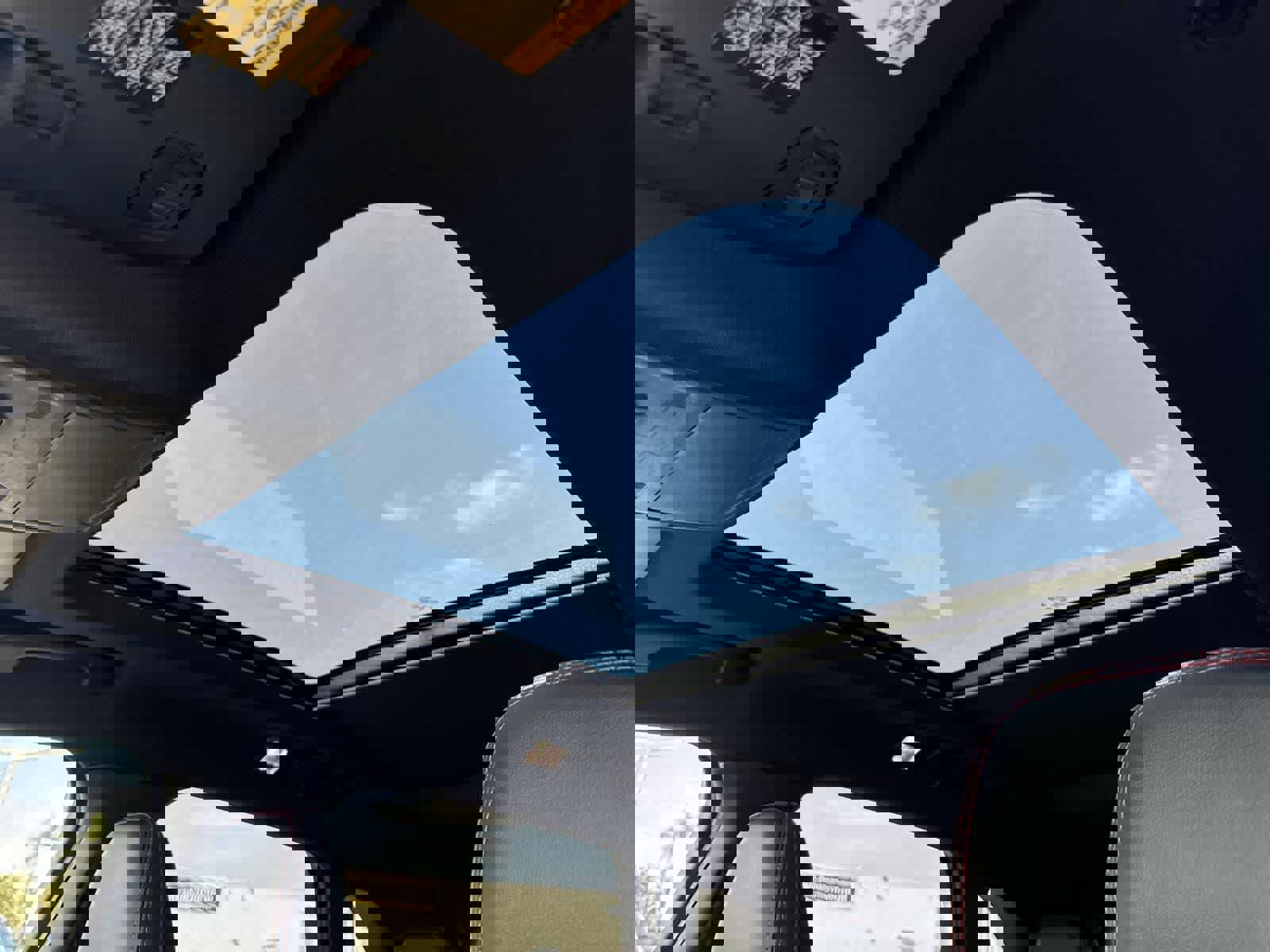 Used 2024 Ford Escape ST-Line Elite w/ Premium Technology Package image 8