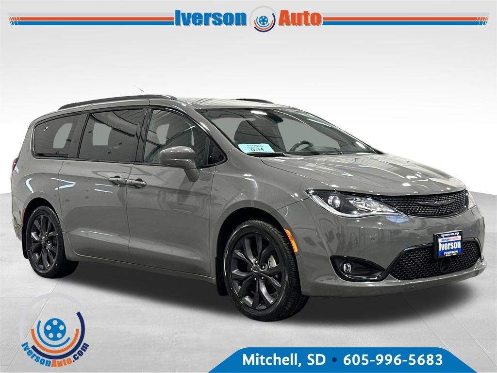 Used 2020 Chrysler Pacifica Touring-L w/ Advanced Safetytec Group