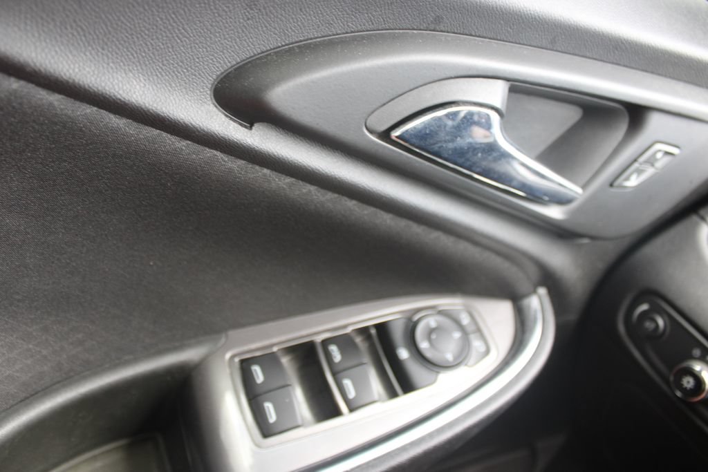 Used 2022 Chevrolet Malibu LT FWD image 28