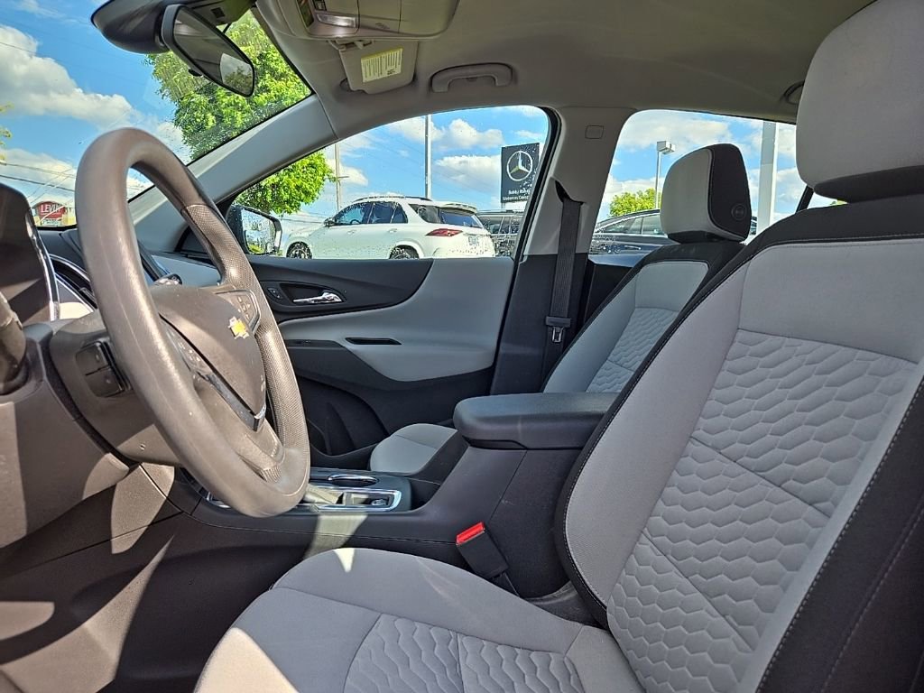 Used 2020 Chevrolet Equinox LS w/ LPO, Floor Liner Package AWD/4WD image 29