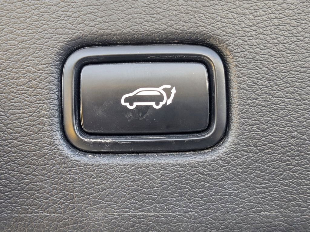 Used 2022 Kia Telluride EX w/ EX Premium Package FWD image 12