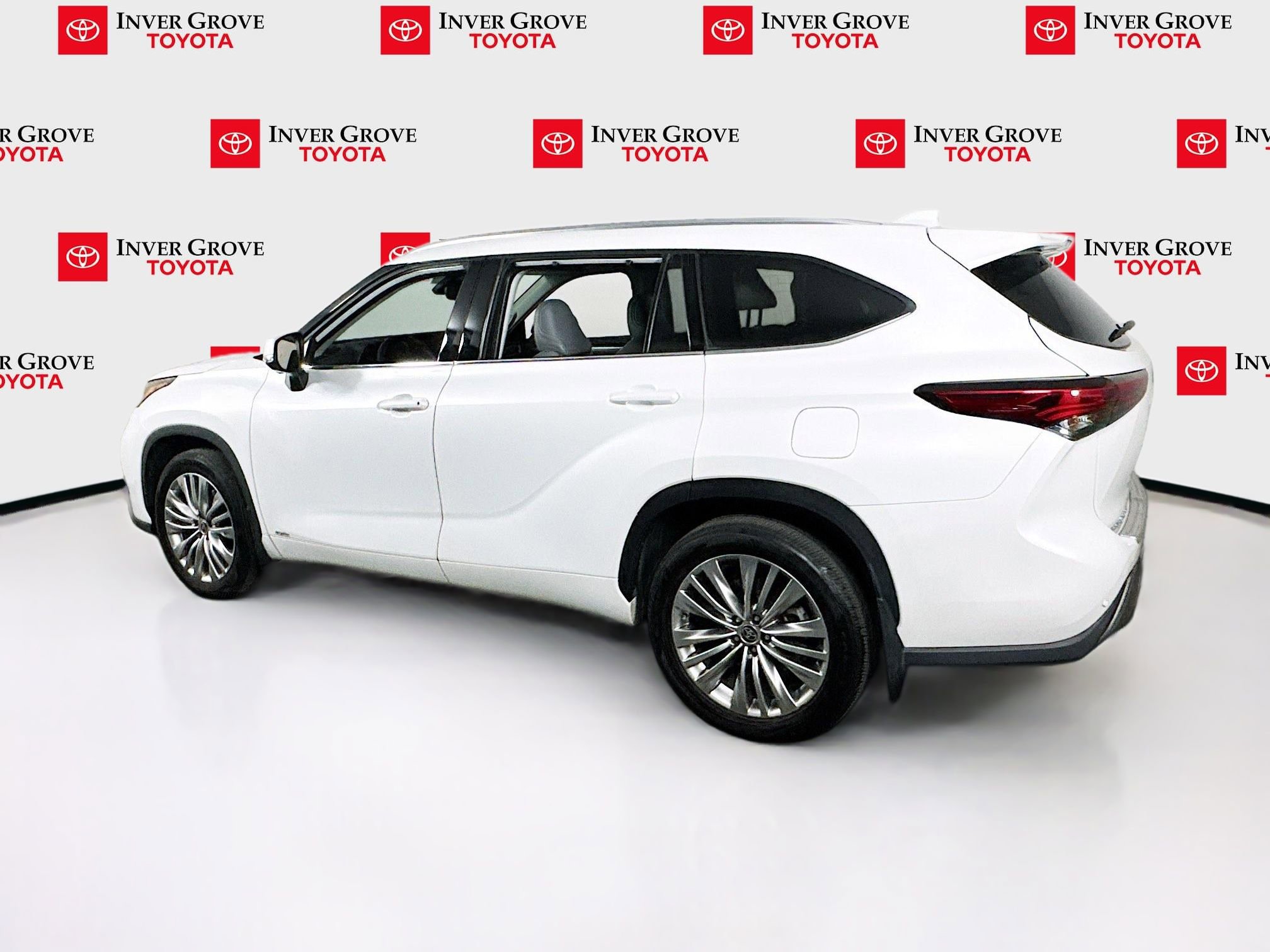 Used 2023 Toyota Highlander Platinum AWD/4WD image 7