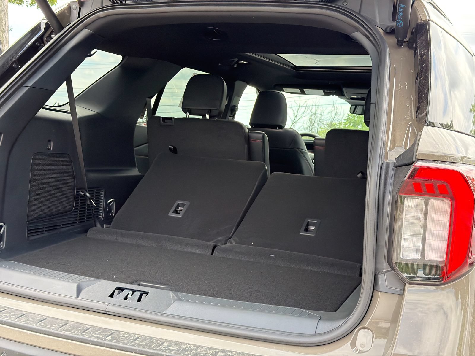 New 2026 Ford Explorer ST AWD/4WD image 8