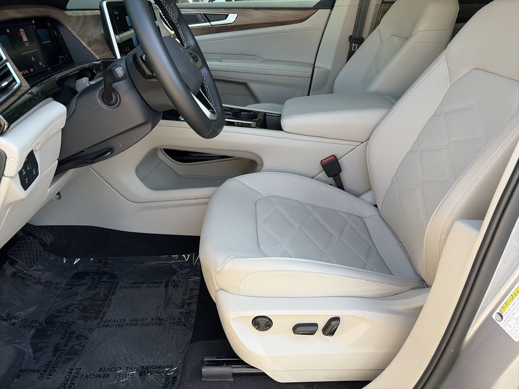 Certified 2026 Volkswagen Atlas SE w/ Panoramic Sunroof Package FWD image 26