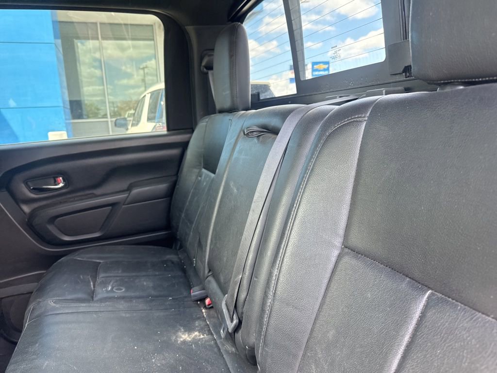 Used 2019 Nissan Titan SV w/ SV Convenience Package image 14