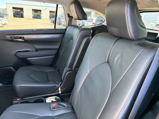 Used 2021 Toyota Highlander Limited AWD/4WD image 22