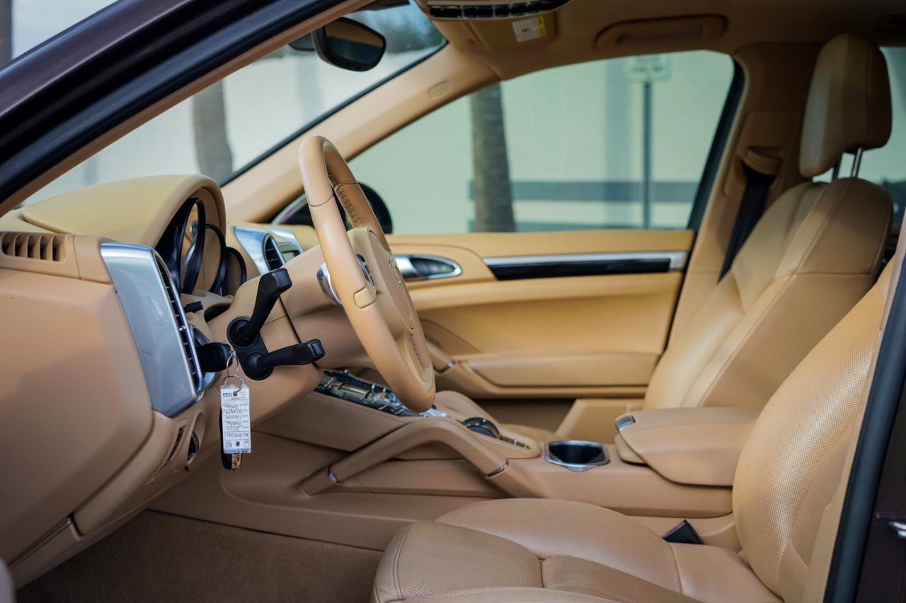 Used 2014 Porsche Cayenne AWD/4WD image 7