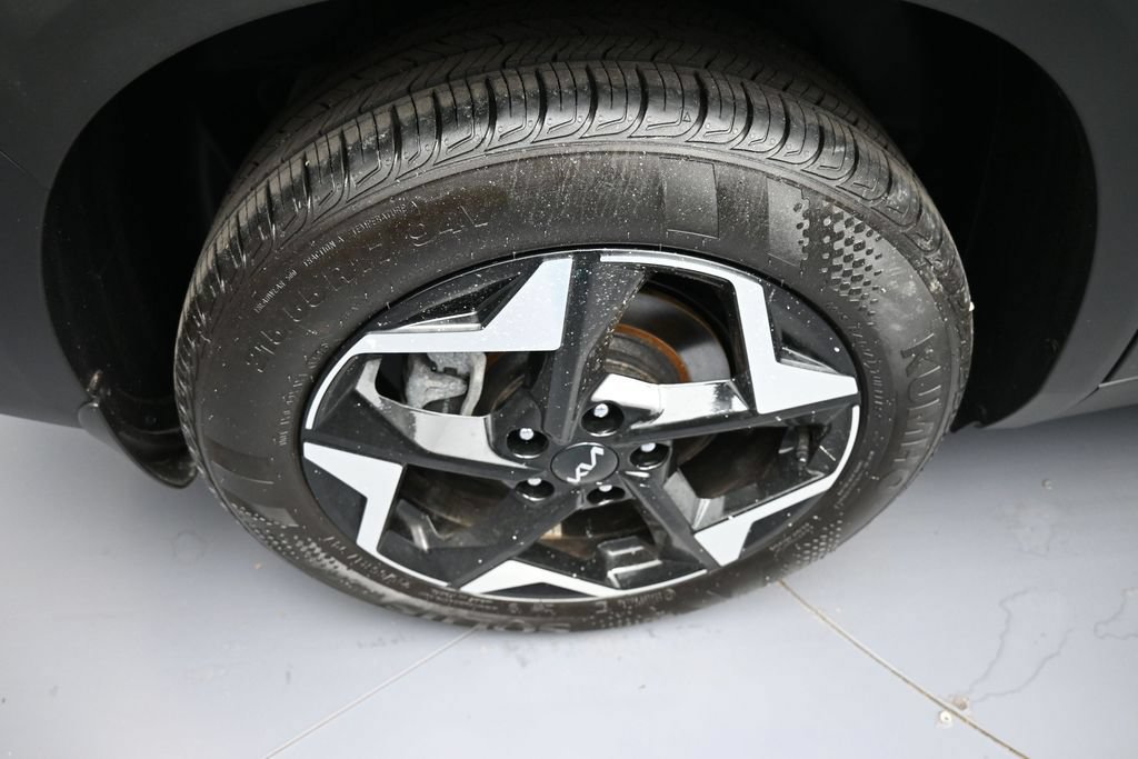 Certified 2025 Kia Seltos EX w/ EX Sunroof Package AWD/4WD image 13