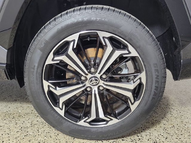 Used 2024 Toyota RAV4 XSE AWD/4WD image 8