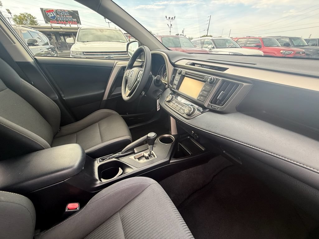 Used 2015 Toyota RAV4 XLE AWD/4WD image 24