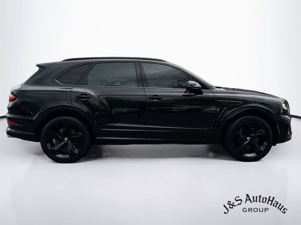 Used 2022 Bentley Bentayga AWD/4WD image 8