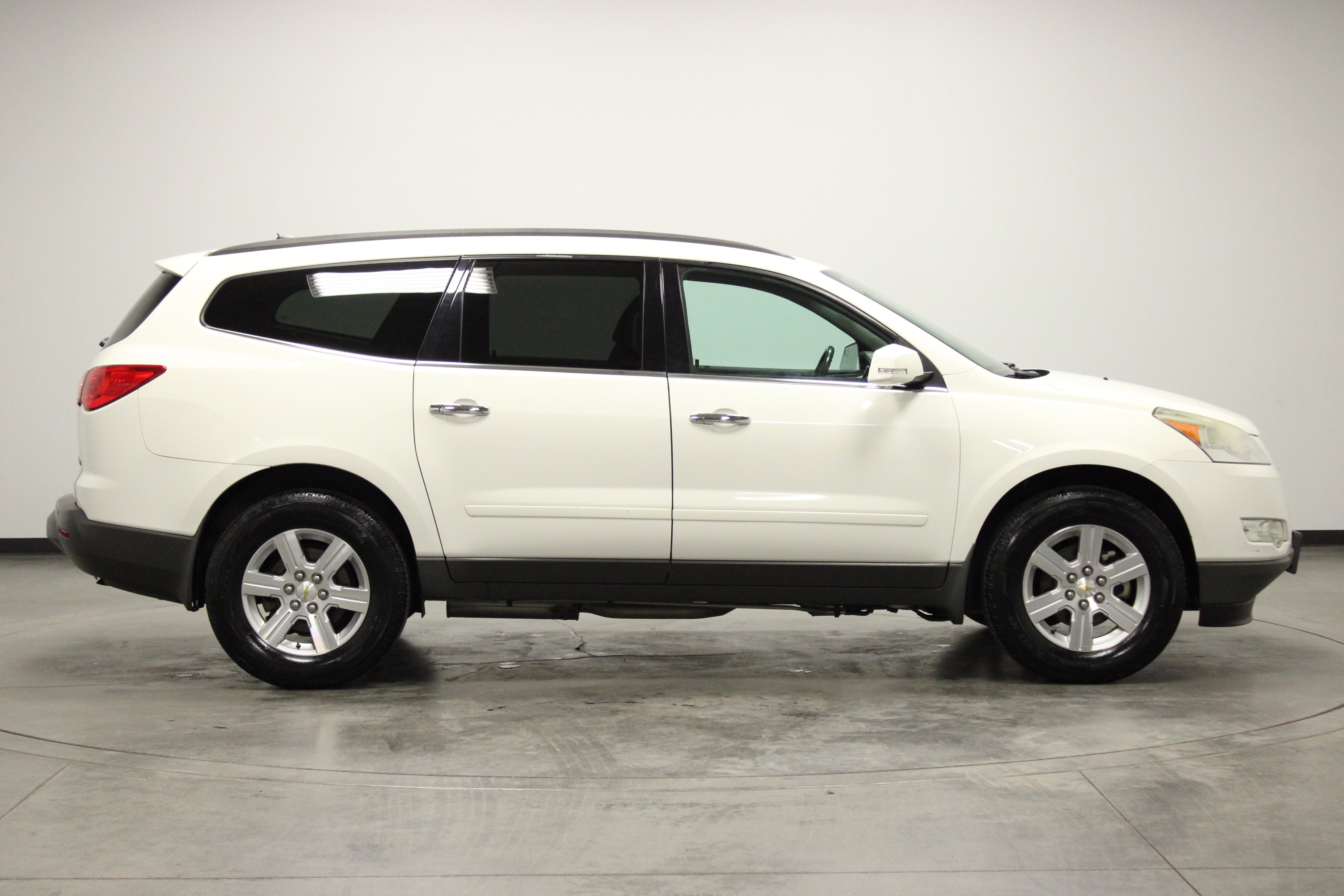 Used 2012 Chevrolet Traverse LT FWD image 10