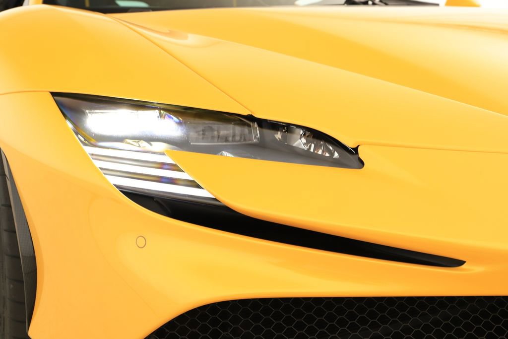 Used 2021 Ferrari SF90 Stradale image 32