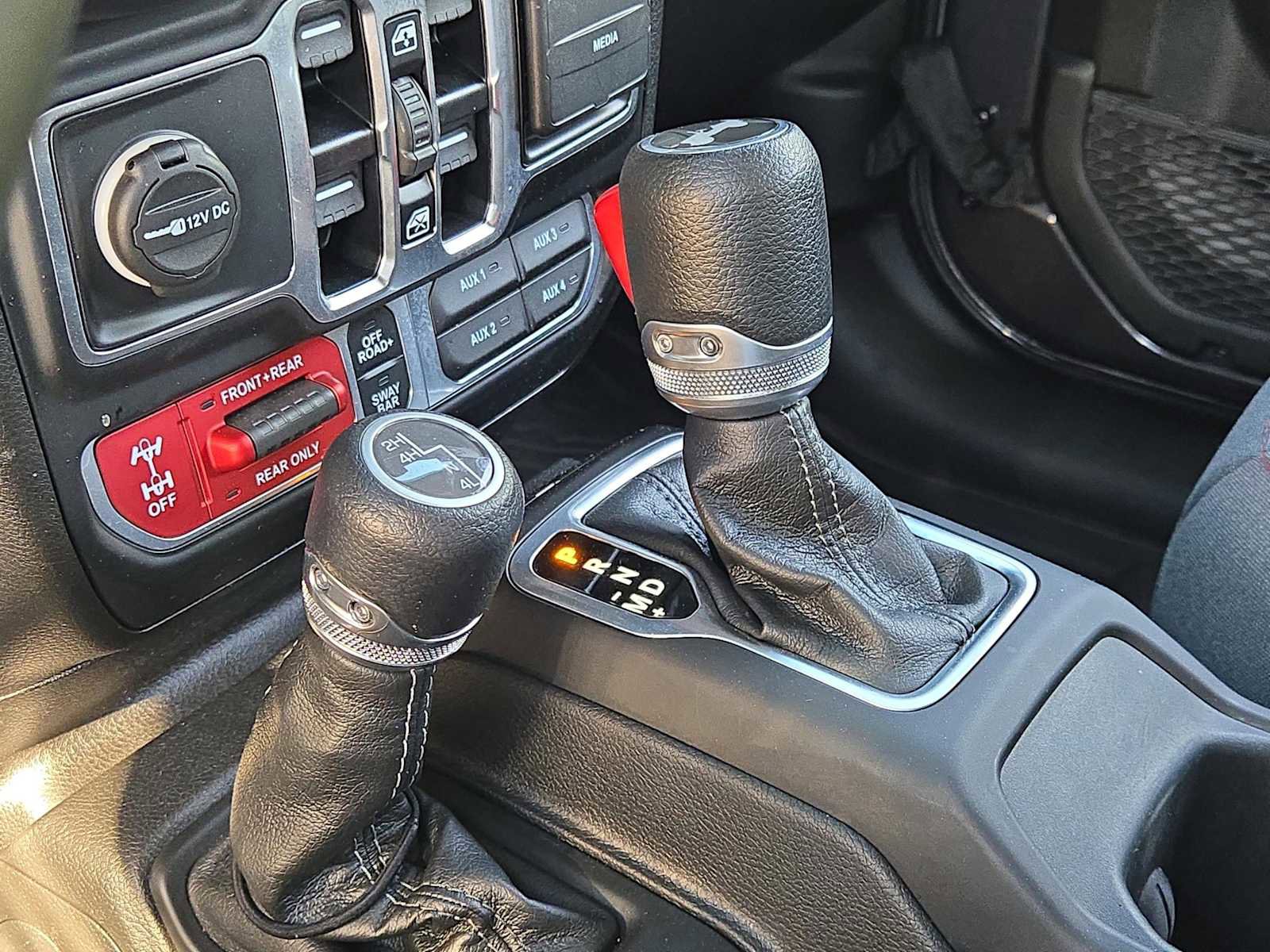 Used 2024 Jeep Wrangler Unlimited Rubicon AWD/4WD image 30