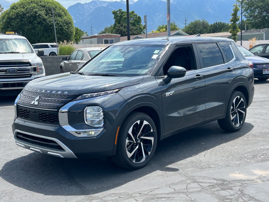 Used 2025 Mitsubishi Outlander 4WD Plug-In Hybrid image 9