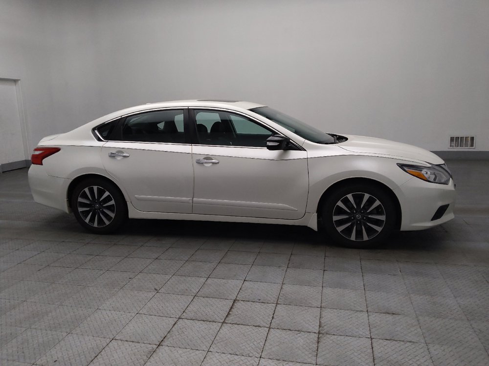 Used 2016 Nissan Altima 2.5 SL w/ 2.5 Technology Package FWD image 11