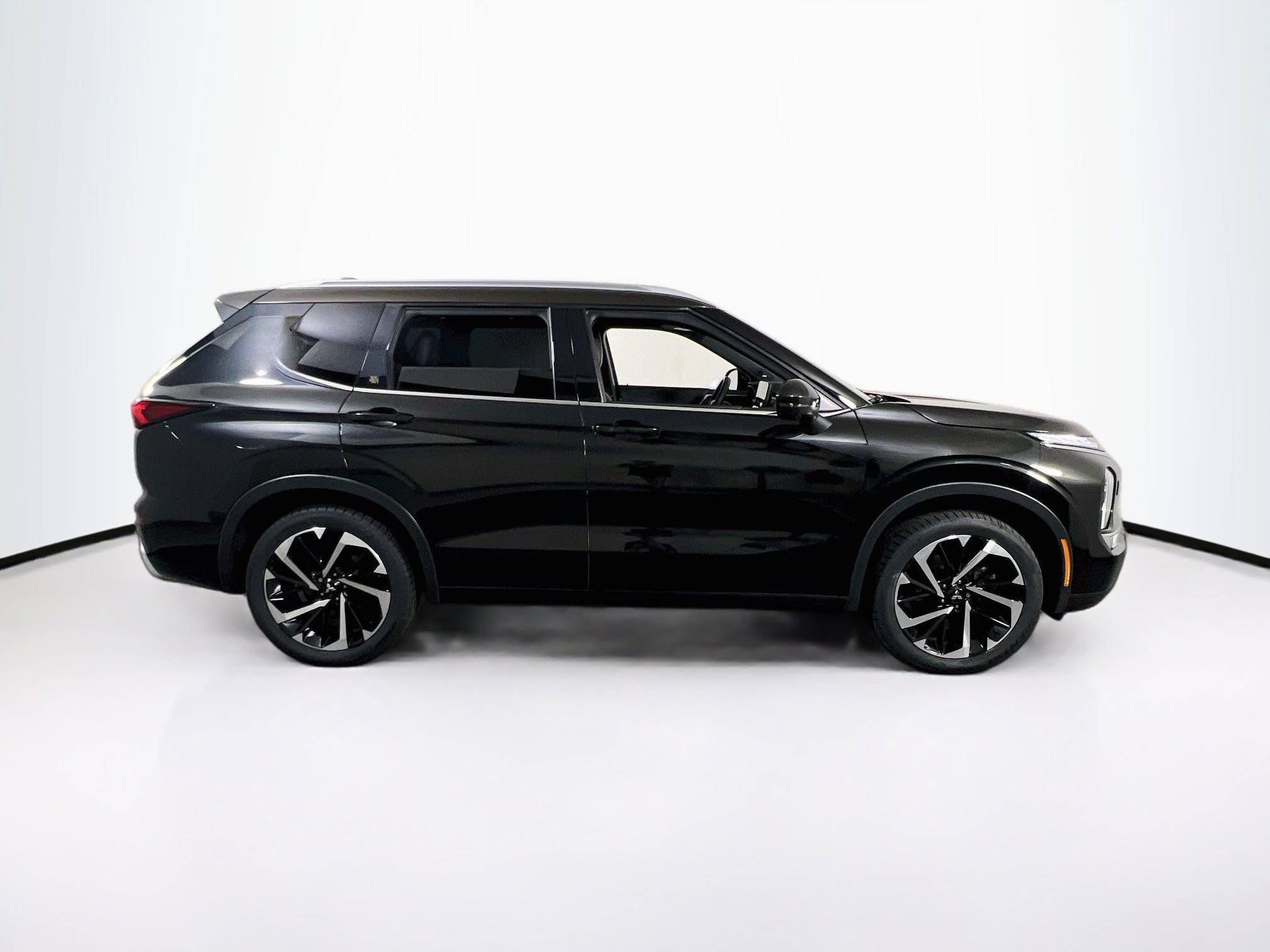 Used 2023 Mitsubishi Outlander SEL 40th Anniversary AWD/4WD image 4