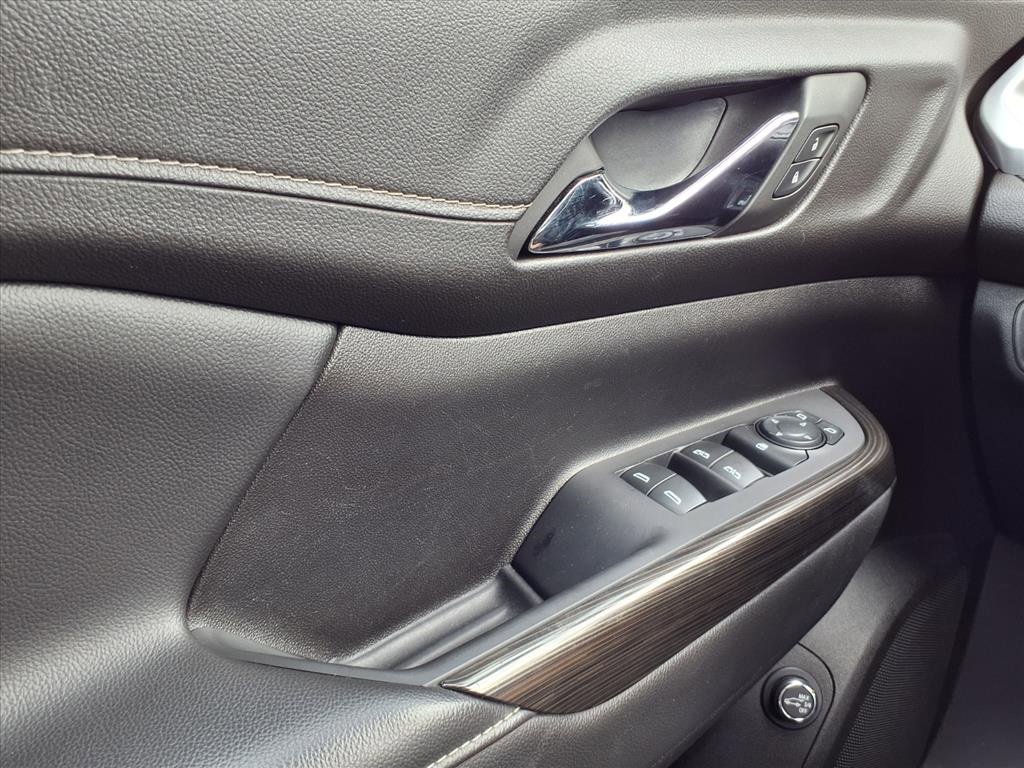 Used 2023 GMC Acadia SLT image 21