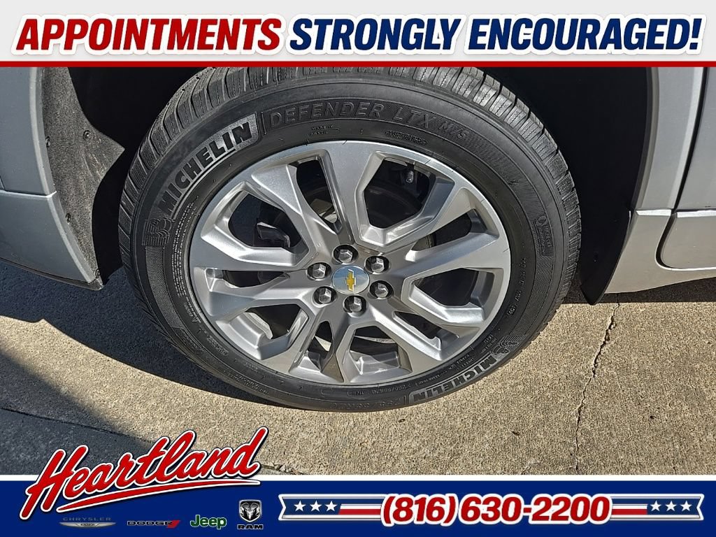 Used 2021 Chevrolet Traverse Premier AWD/4WD image 24