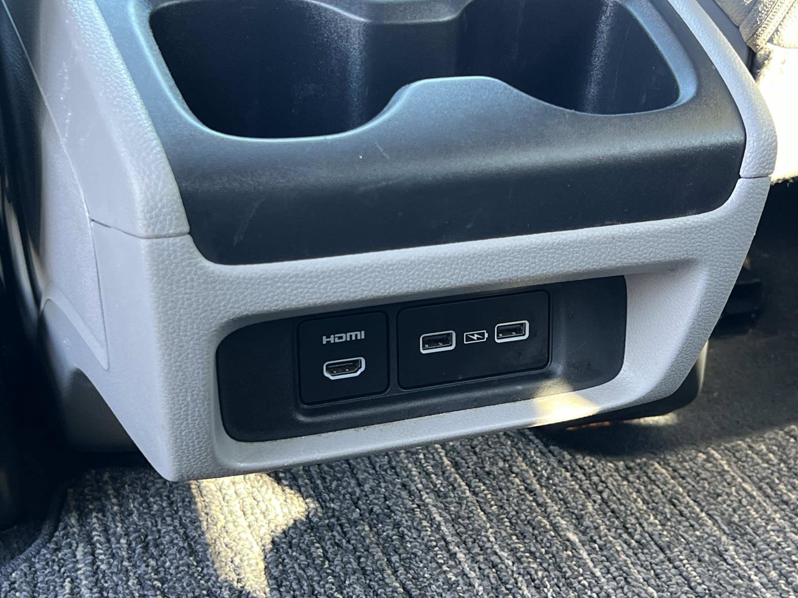 Used 2022 Honda Odyssey Elite image 25