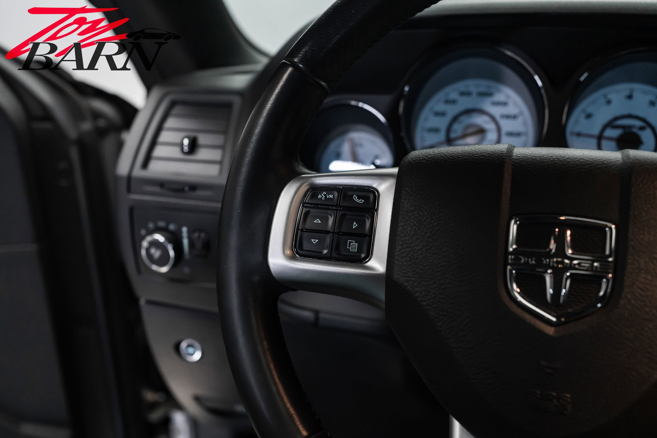 Used 2011 Dodge Challenger SRT8 image 32