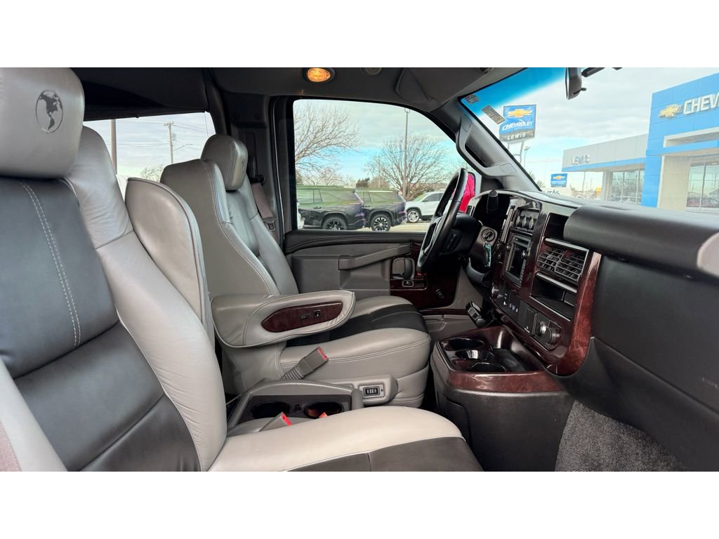 Used 2017 GMC Savana 2500 image 12