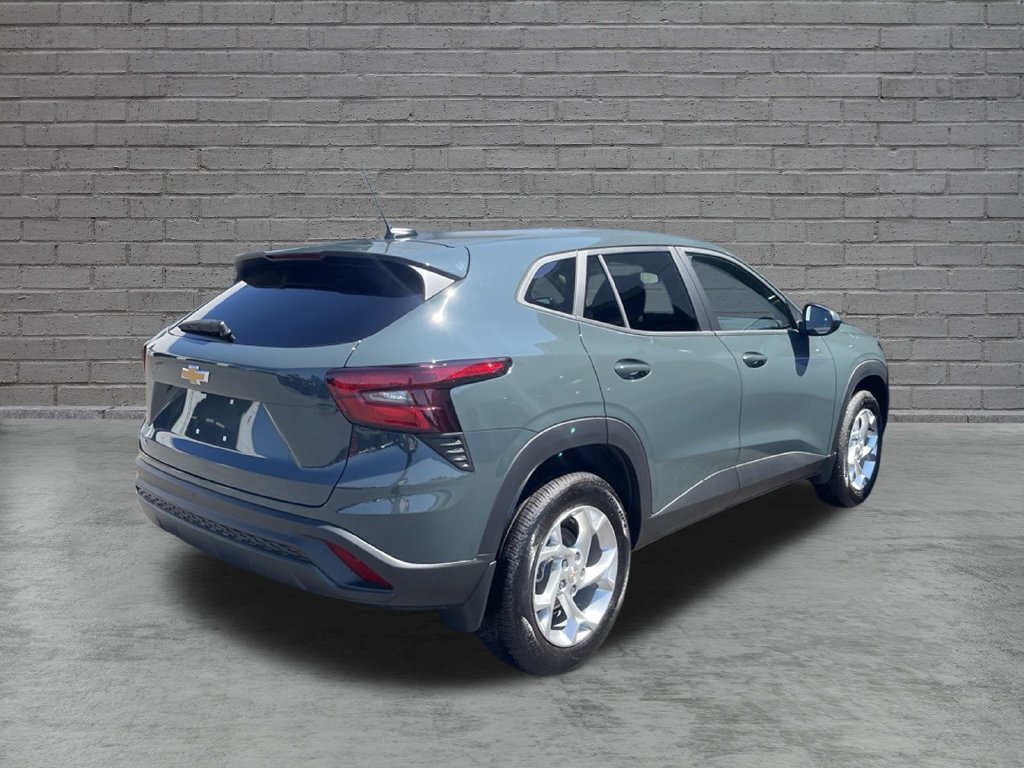 New 2026 Chevrolet Trax LS w/ LS Convenience Package FWD image 9