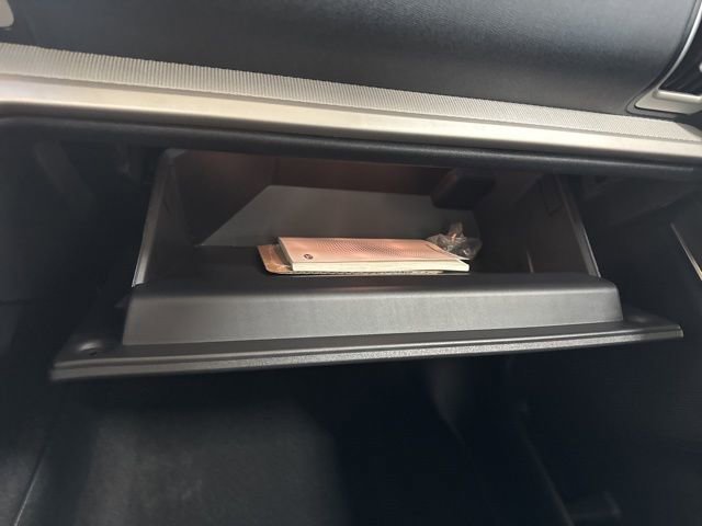 Used 2025 Ford Expedition Active AWD/4WD image 44