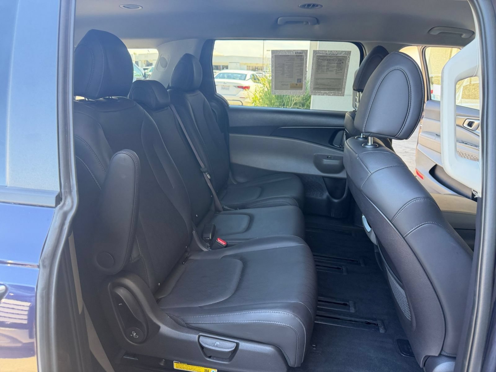 Used 2026 Kia Carnival FWD image 28