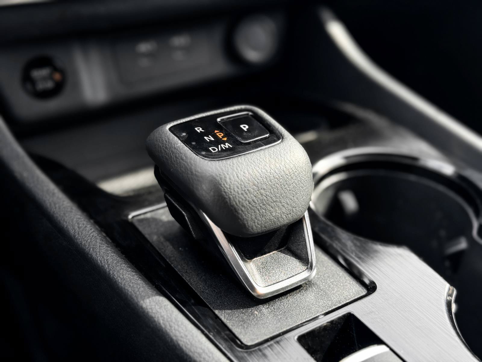 Used 2025 Nissan Rogue SV FWD image 20