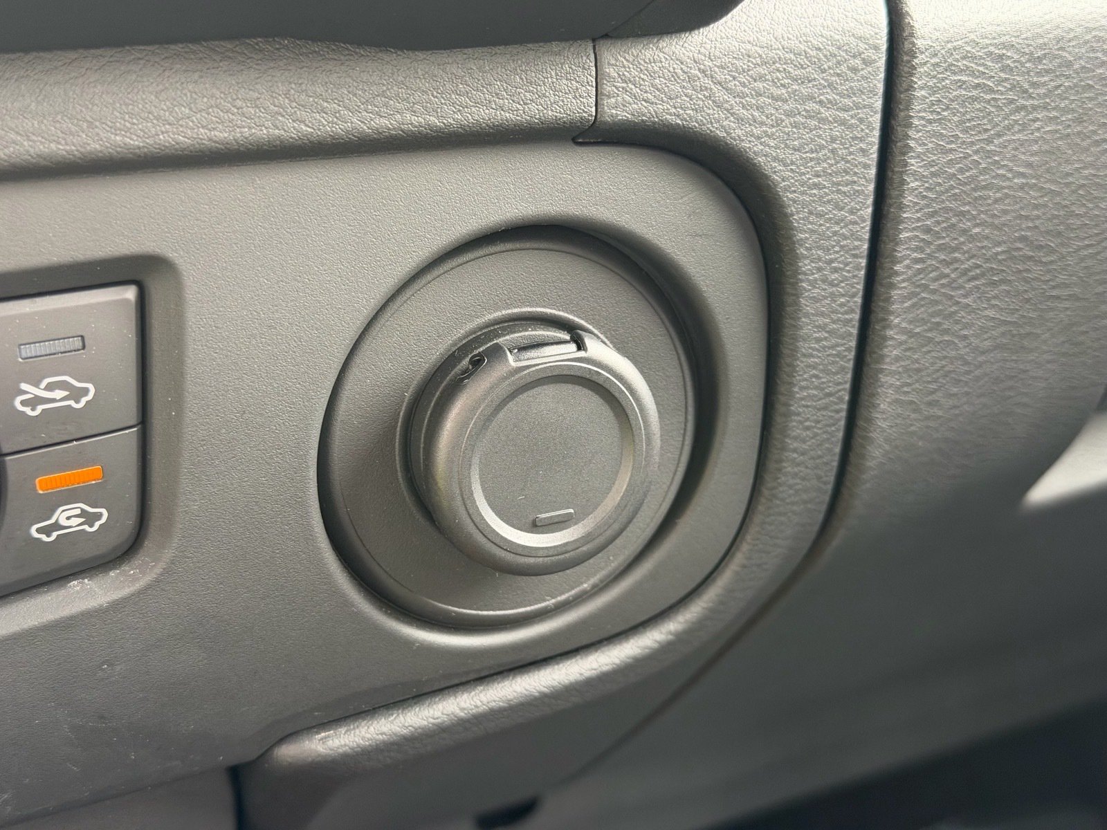 Certified 2025 Nissan Frontier Pro-X RWD image 26