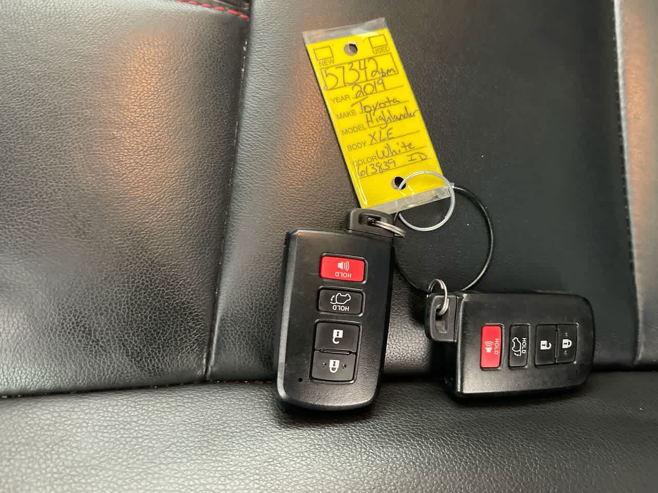 Certified 2019 Toyota Highlander SE AWD/4WD image 28
