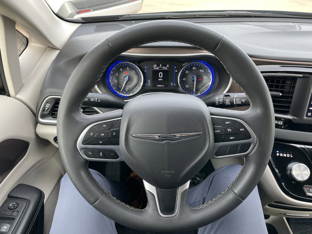 Used 2024 Chrysler Voyager LX image 23