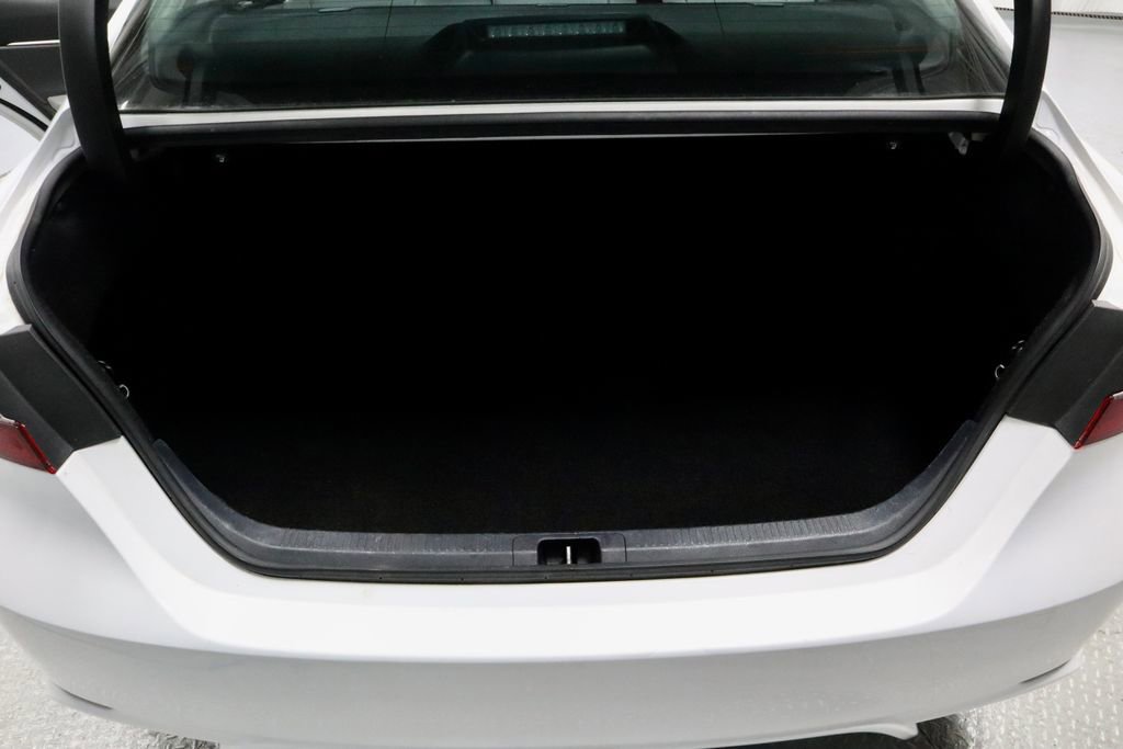 Used 2024 Toyota Camry SE image 13