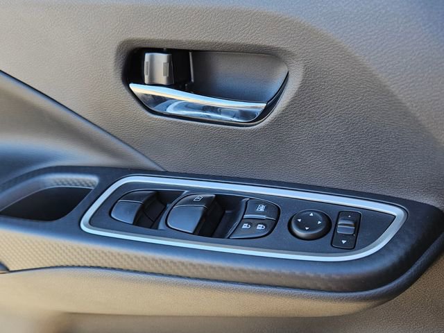 New 2025 Nissan Versa SR w/ Trunk Package FWD image 28