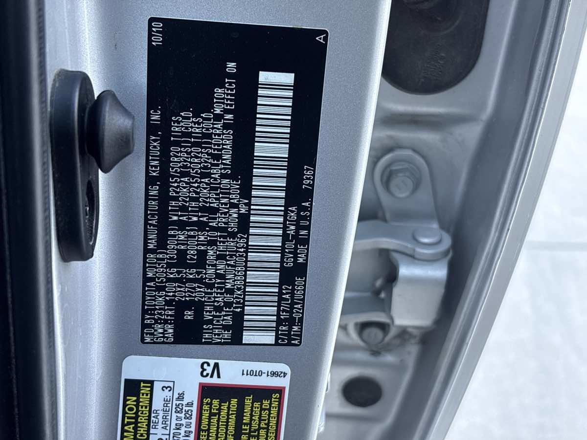 Used 2011 Toyota Venza w/ Leather Pkg image 31