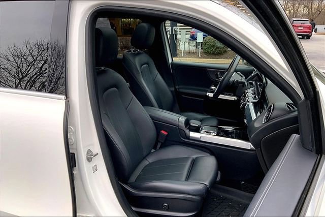 Used 2020 Mercedes-Benz GLB 250 4MATIC image 8