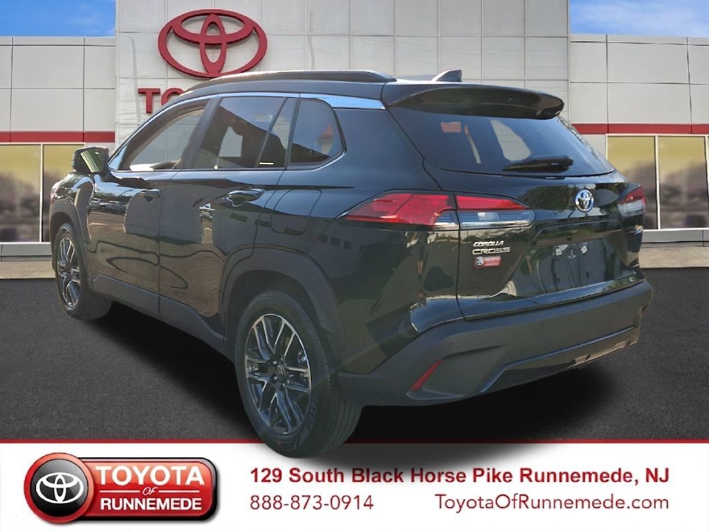 Certified 2026 Toyota Corolla Cross XLE FWD image 4