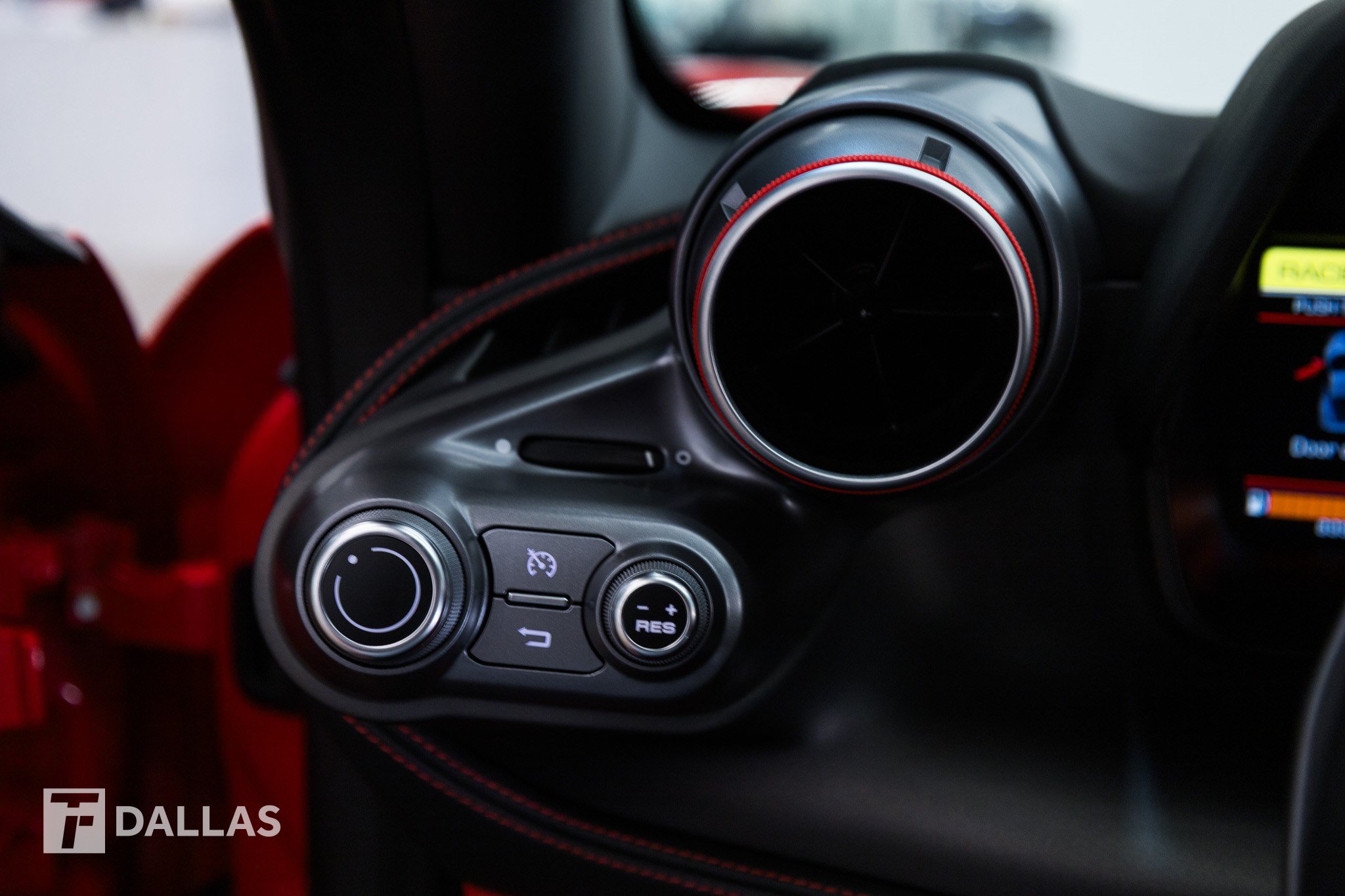 Used 2022 Ferrari F8 Tributo RWD image 32