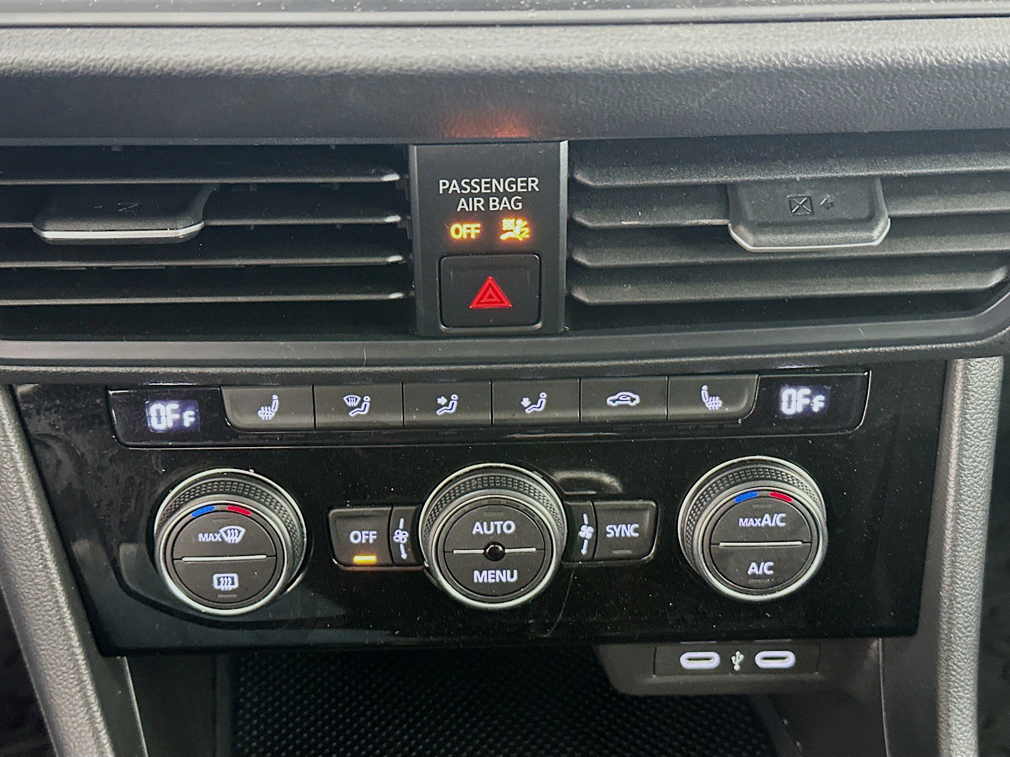 Used 2024 Volkswagen Jetta SE image 21