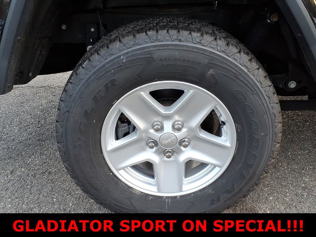 Used 2021 Jeep Gladiator Sport image 7