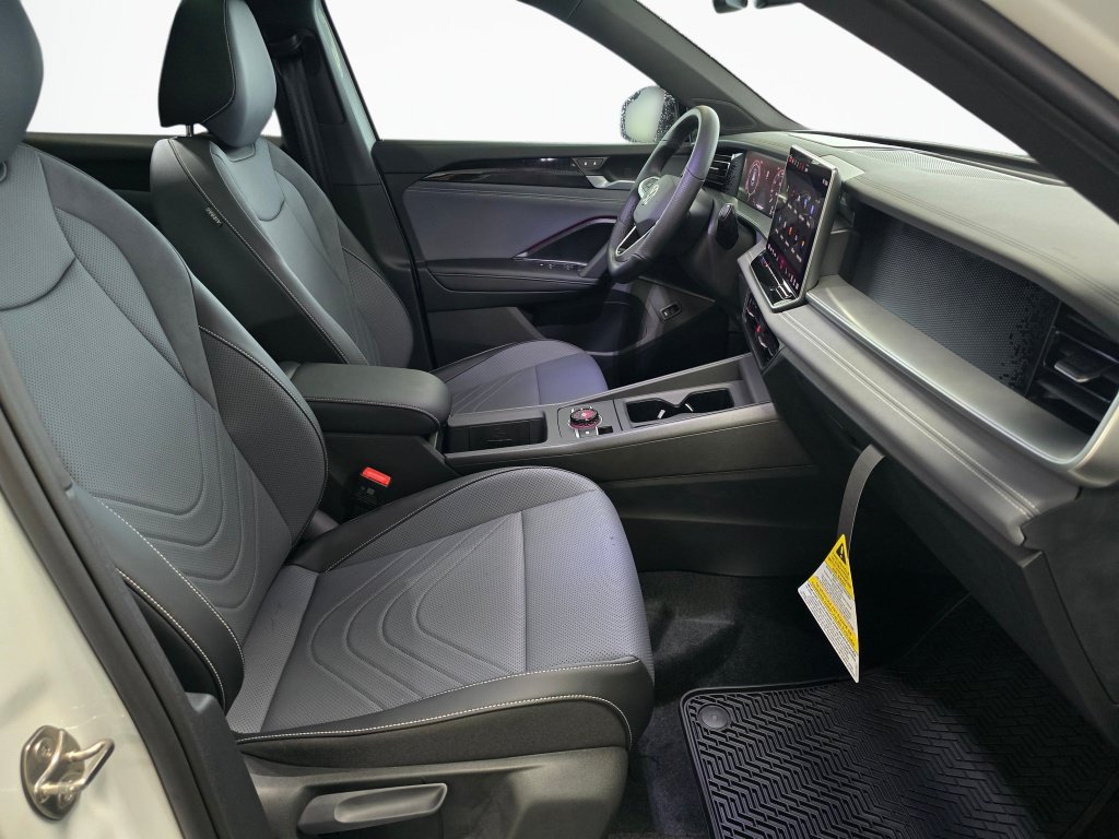New 2026 Volkswagen Tiguan SE R-Line AWD/4WD image 42