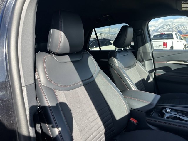 Used 2025 Ford Explorer ST-Line w/ ST-Line Street Pack image 23