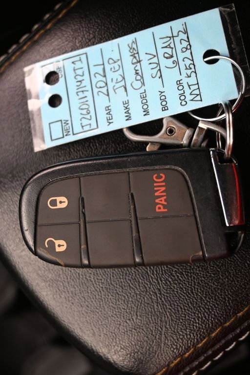 Used 2021 Jeep Compass Latitude image 17