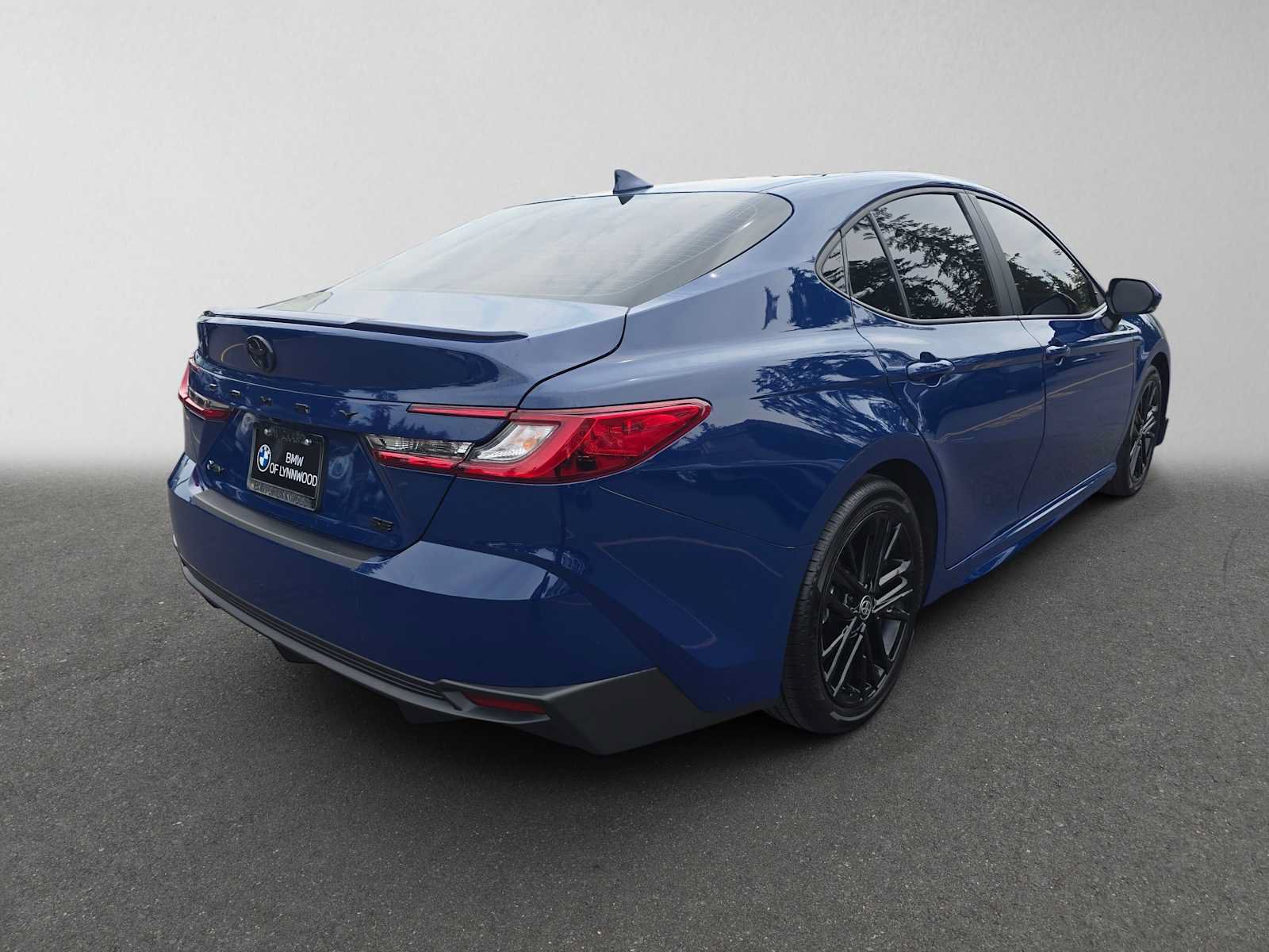 Used 2025 Toyota Camry SE w/ Multimedia Upgrade Package FWD image 3