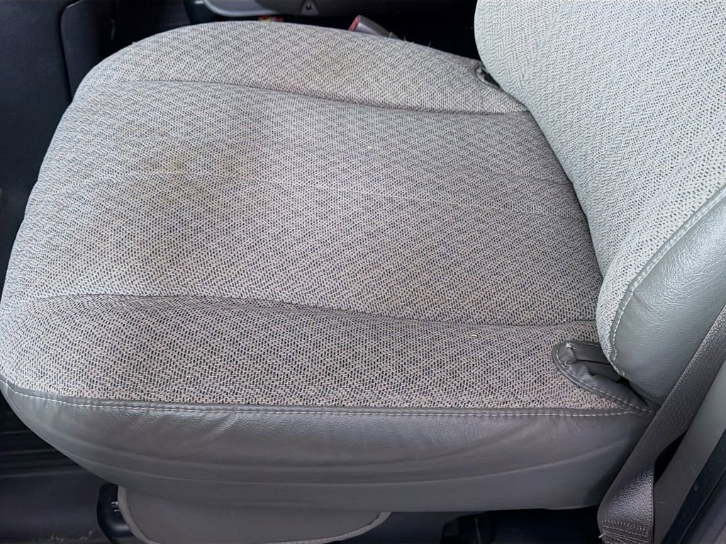 Used 2011 Chevrolet Express 1500 LT w/ LT Preferred Equipment Group AWD/4WD image 19