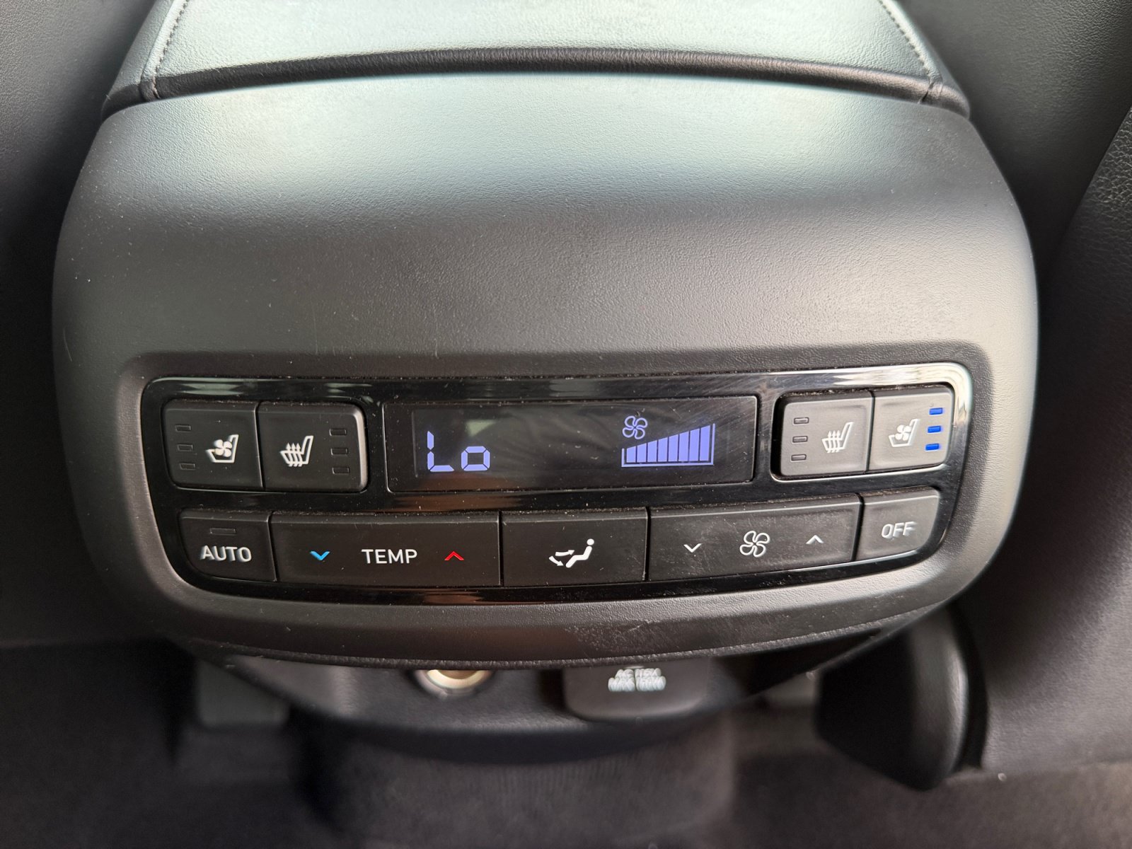 Used 2021 Hyundai Palisade Limited w/ Cargo Package AWD/4WD image 32