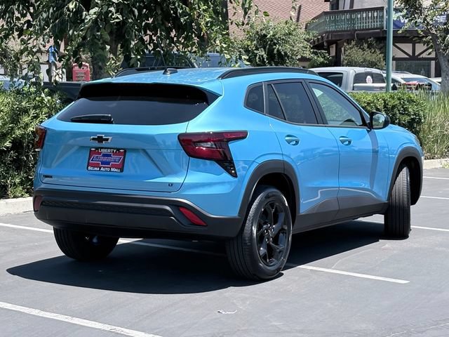 New 2026 Chevrolet Trax LT w/ Midnight Edition FWD image 3